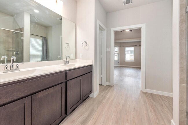 Building Photo - 10651 Whitejacket