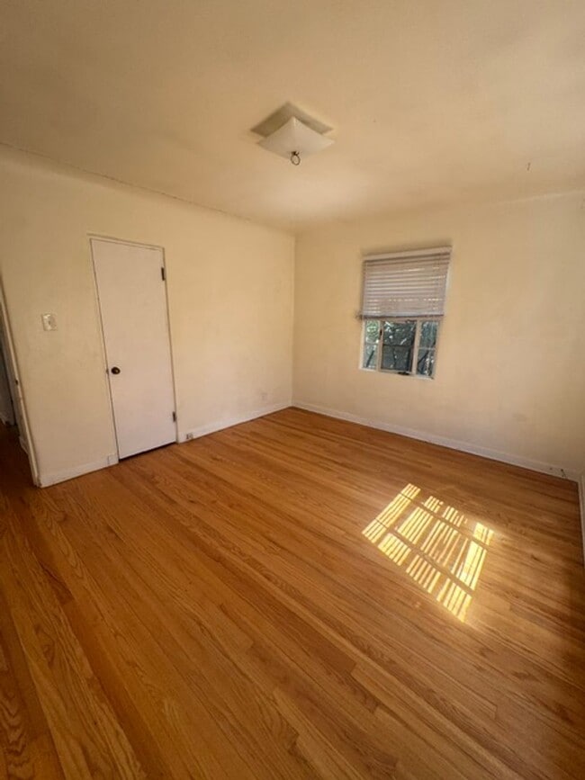 Building Photo - 603 Dartmouth Dr NE