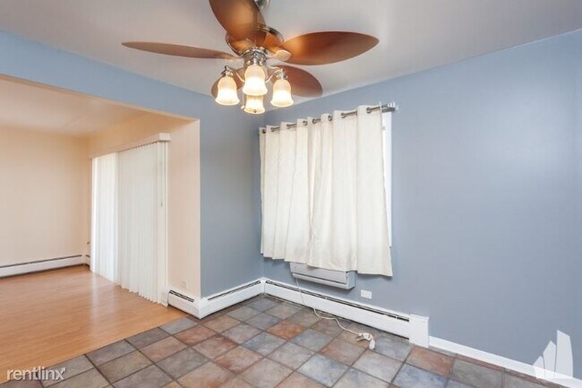 Building Photo - 1340 W Touhy Ave