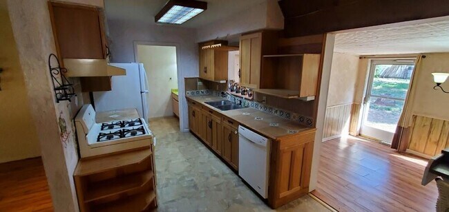 Building Photo - 1806 Cherry Orchard Dr