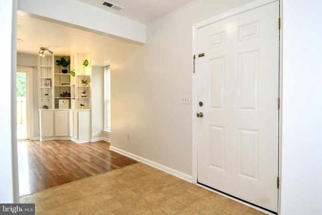 Building Photo - 6125 Trident Ln