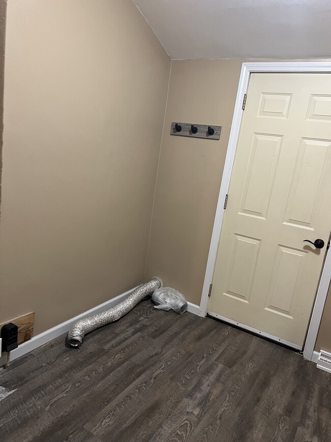 Laundry hookup in back entrance - 702 Gertrude St