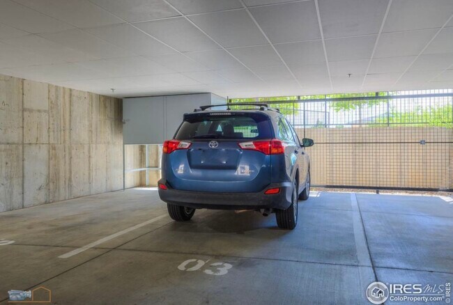 Secure parking garage - 13598 Via Varra