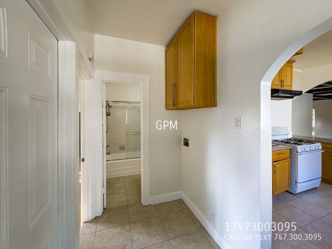 Building Photo - 126 E Garfield Ave