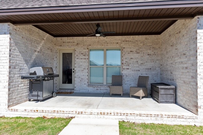 Building Photo - Available June 1, 2026