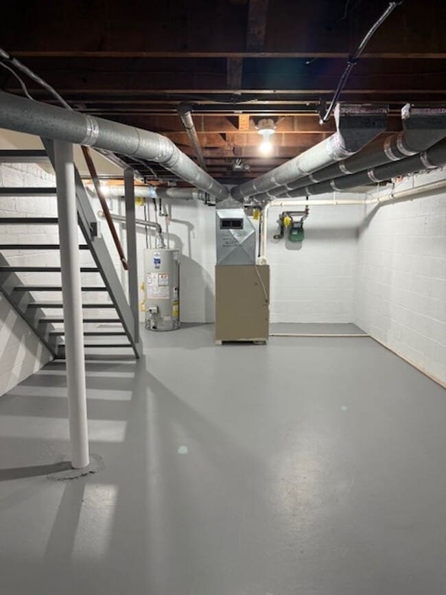 Building Photo - 2 bedroom townhouse