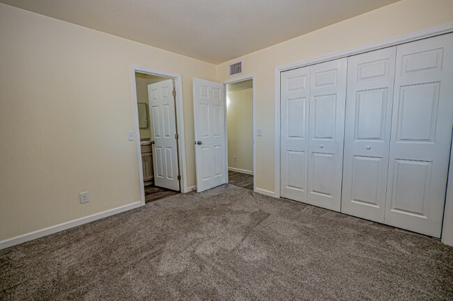 Building Photo - 2152 Calle Mesa Verde