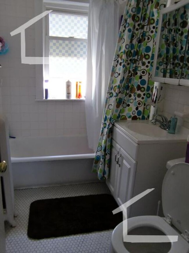 Building Photo - Kilsyth 4 Bed