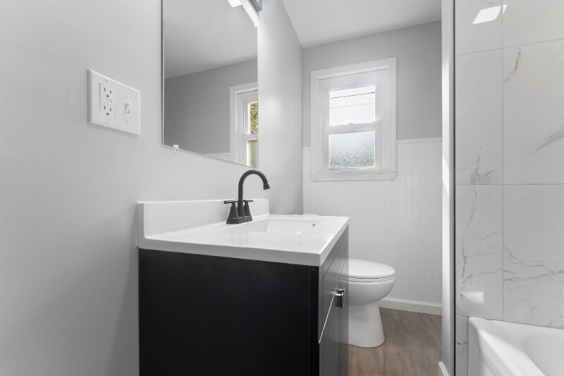 Building Photo - 3510 E Heights St SE