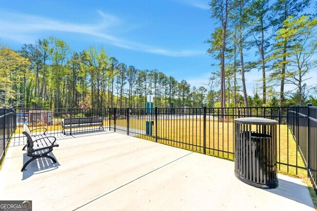 Building Photo - 1905 Westwind St