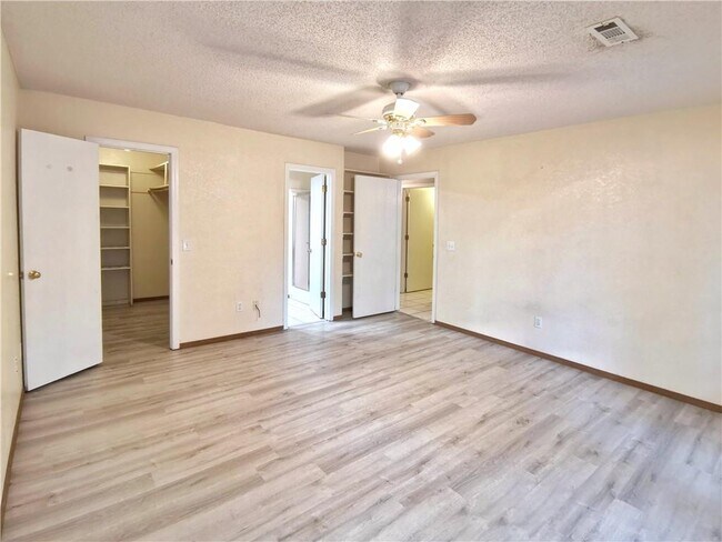Building Photo - 3611 W Wood St