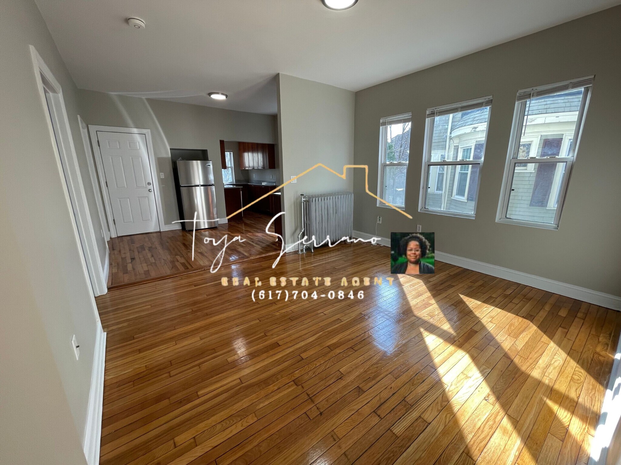 Building Photo - 11 Abbotsford St