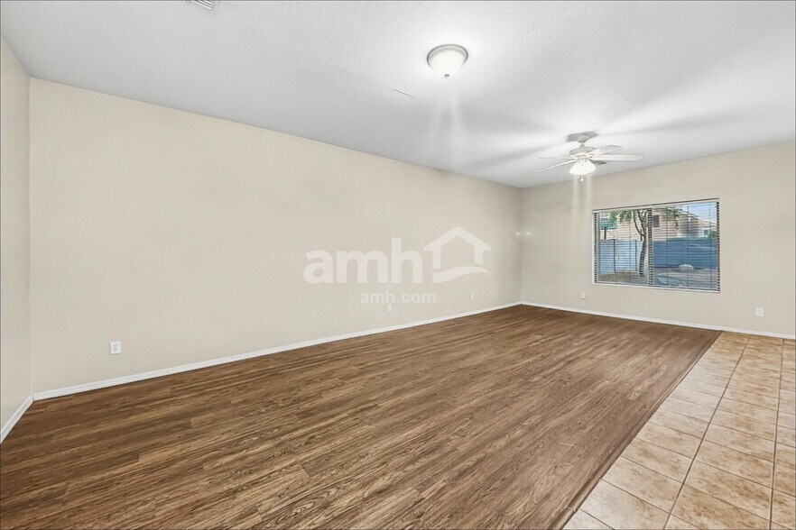 Building Photo - 1593 E Megan Dr