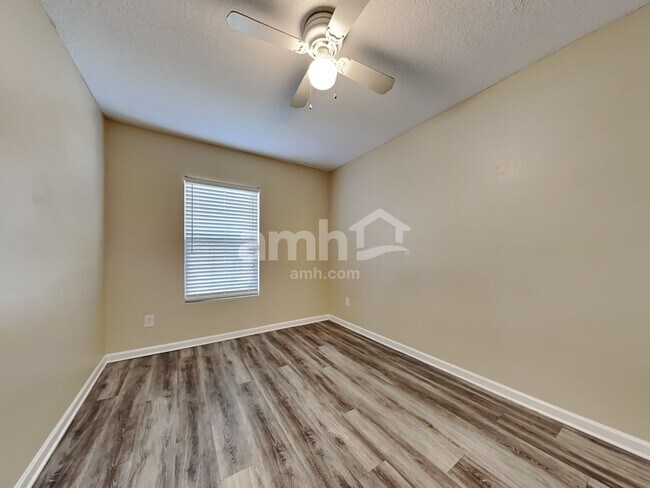 Building Photo - 1861 McGirts Point Blvd