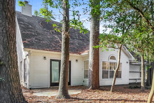 Building Photo - 1729 Fay Dr