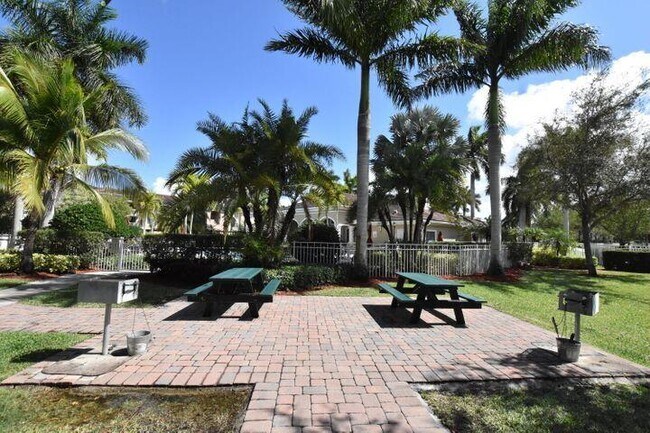 Building Photo - 6511 Emerald Dunes Dr