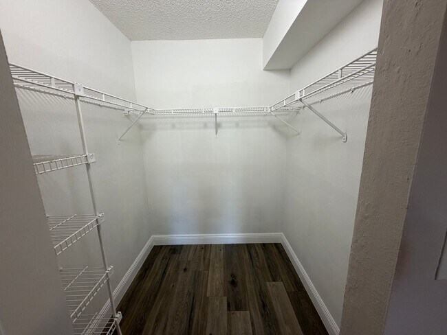 Building Photo - ANNUAL RENTAL - 2 BED / 2 BATH CONDO AT MYSTIC GARDENS