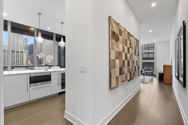 Building Photo - 403 N Wabash Ave