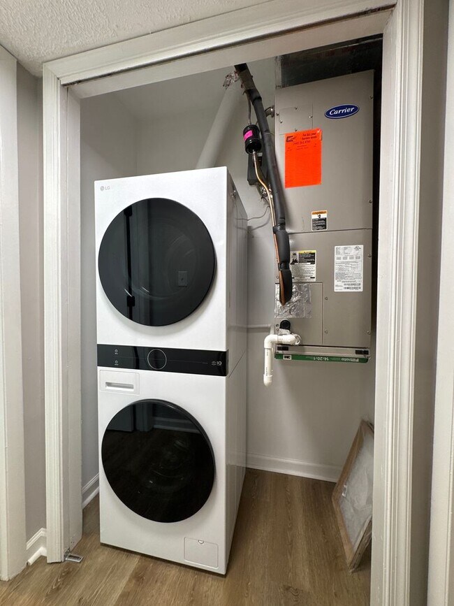 Building Photo - Crossbow Condo