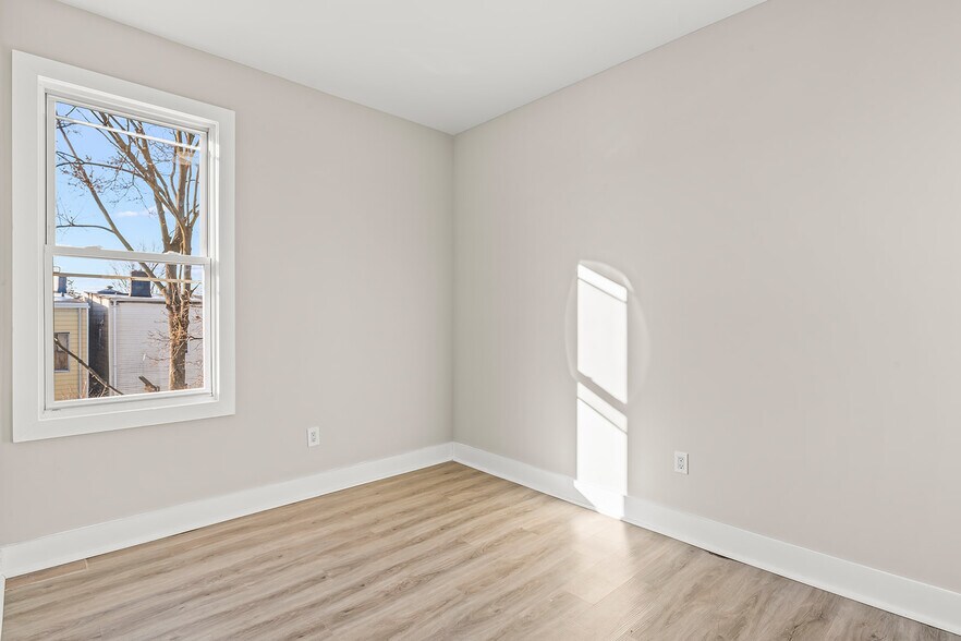 Building Photo - 791 S 15th St