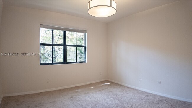 Building Photo - 1042 NW 33rd St