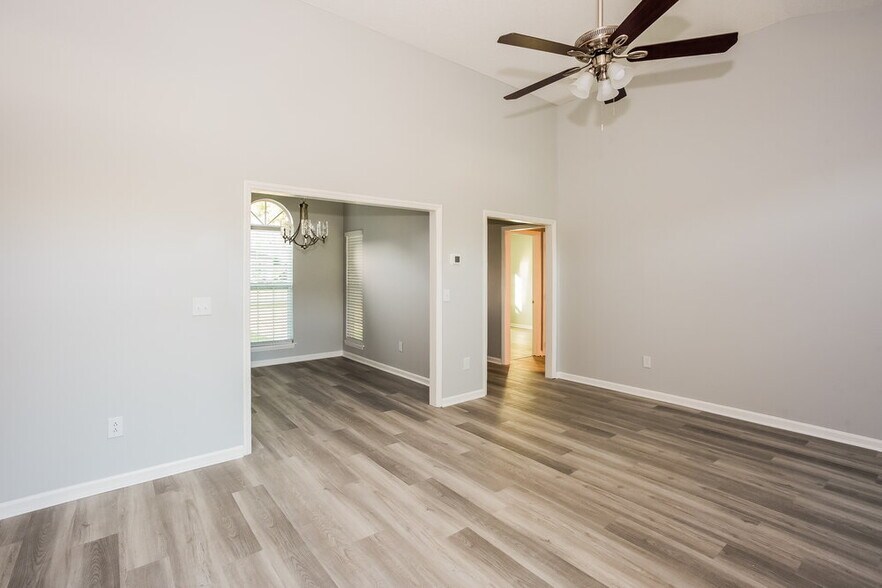 Building Photo - 6115 Sunstone Dr