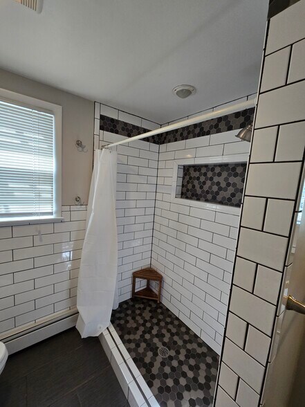 Bath Room - 200 Windsor St