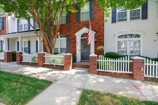 Building Photo - 724 Atherton Way