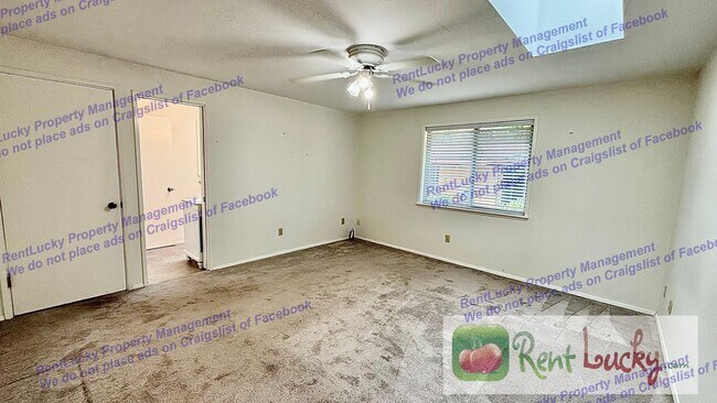 Building Photo - NE Tacoma, Quiet 3 Bed, 2 Bath Rambler - S...