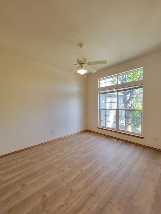 Building Photo - 333 Molokai St