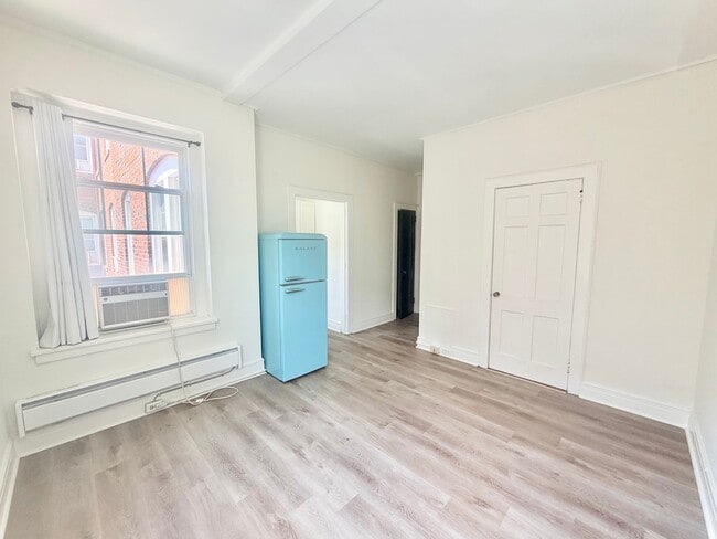 Building Photo - 508 N Tryon St