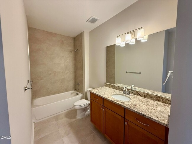 Building Photo - 732 Waterford Lake Dr