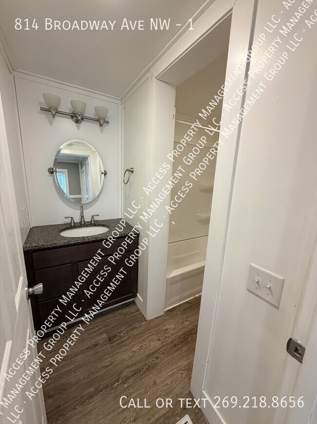 Building Photo - 814 Broadway Ave NW