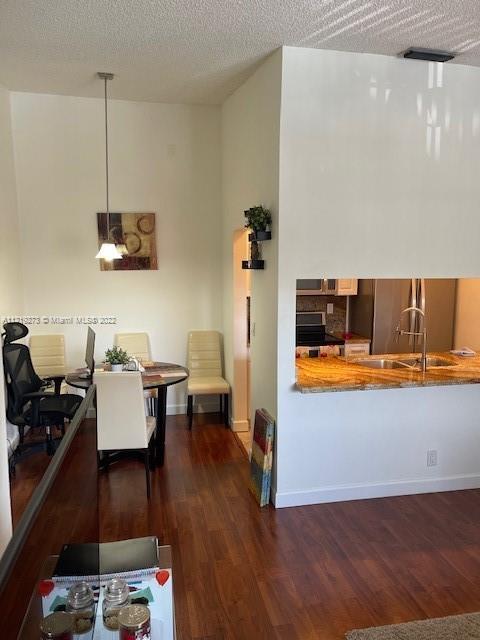 Building Photo - 9480 Boca Cove Cir