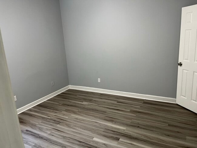 Building Photo - 901 Marlborough Rd