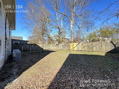 Building Photo - 329 Wilson St