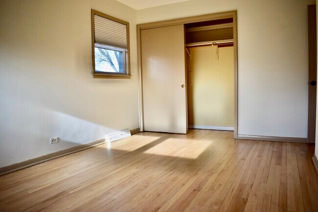Building Photo - 711 Lamon Ave