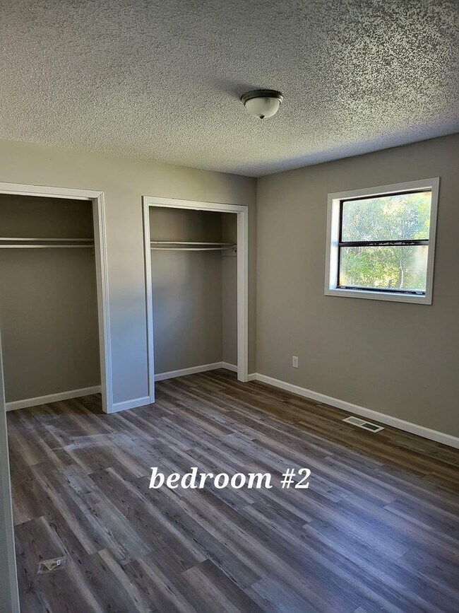 Building Photo - 2-Bed 1.5-Bath Townhome Available Soon!