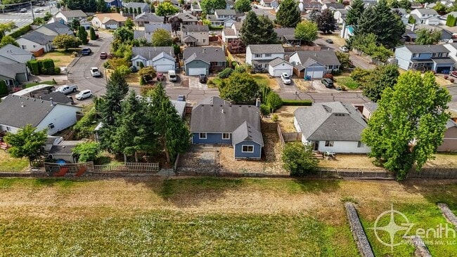 Building Photo - 16004 NE 47th St