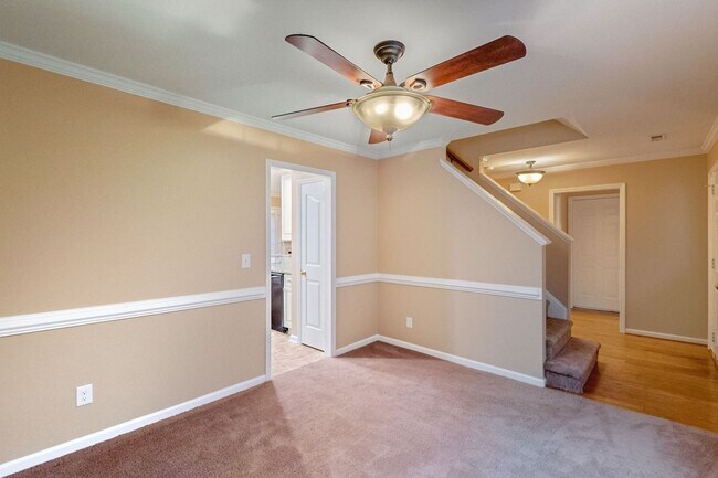 Building Photo - Charming 3BR House with Big bonus room ove...