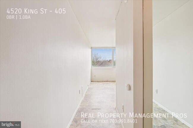 Building Photo - 4520 King St