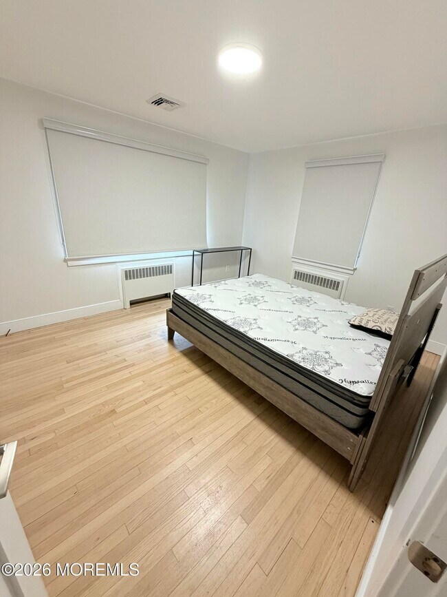 Building Photo - 2025 Lesser Pkwy