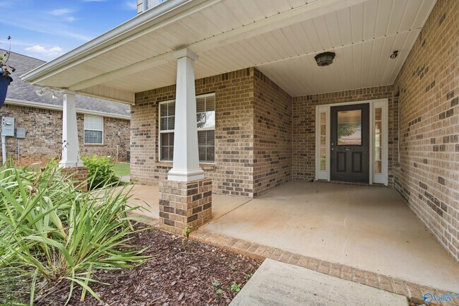 Building Photo - 161 Alderwood Dr