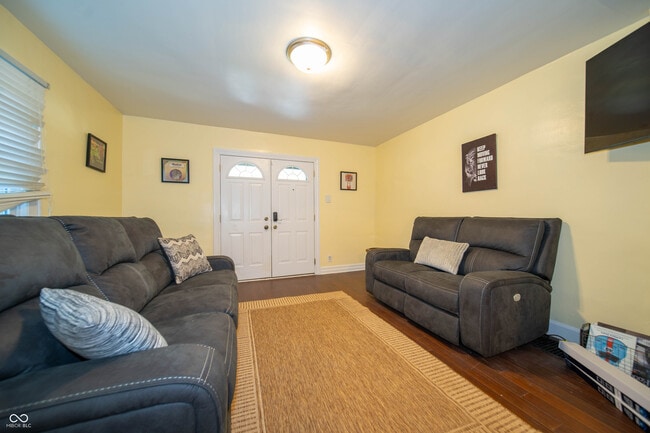 Building Photo - 5446 N College Ave