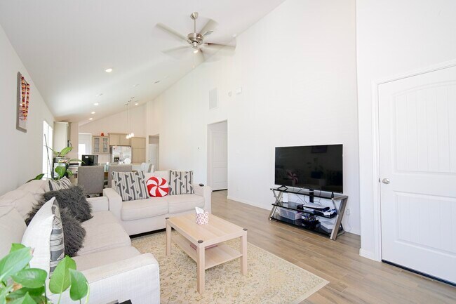 Building Photo - 21534 Cypress Trellis Dr