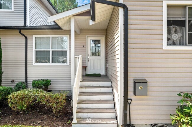 Building Photo - 822 Lincoln St