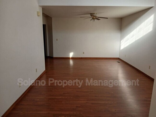 Building Photo - 318 Ridgecrest Cir