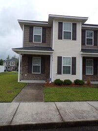 Building Photo - Two Bedroom Townhome located in the Burroughs in Carolina Plantations