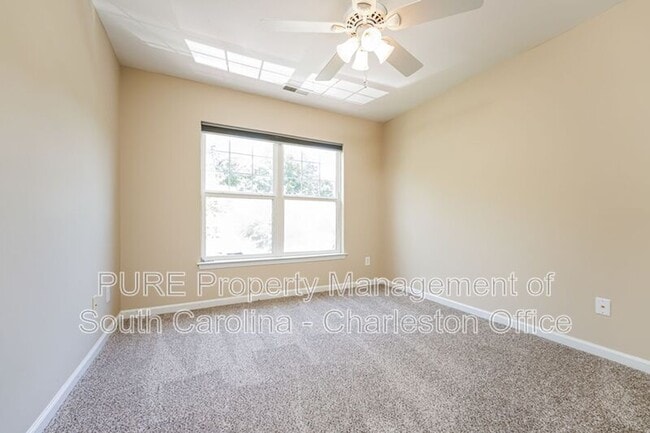 Building Photo - 148 Grand Oaks Dr