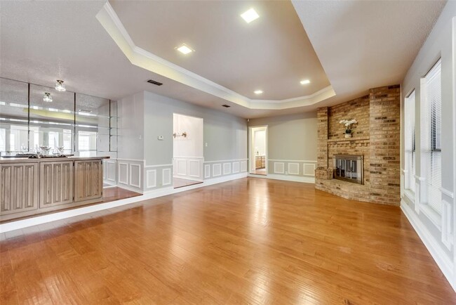Building Photo - 7825 Silveridge Dr